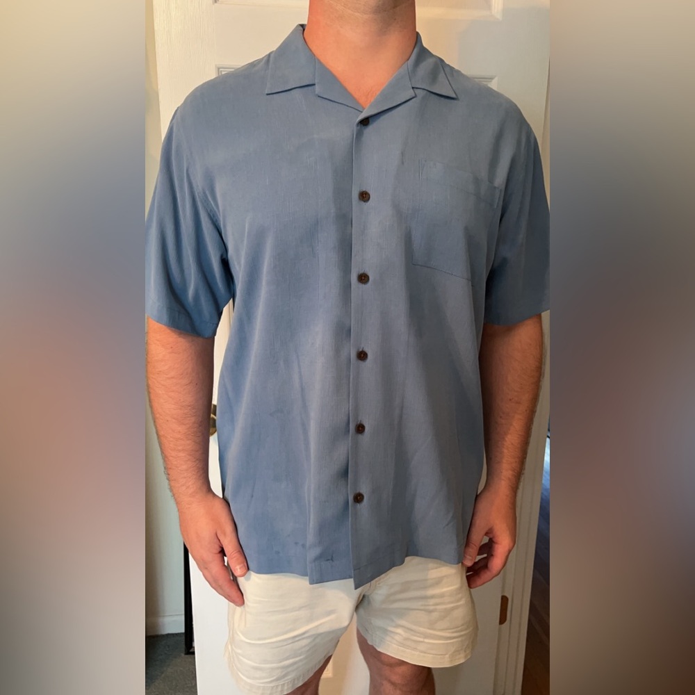 Tommy Bahama tail ale real in the good times short sleeve oxford shirt.
